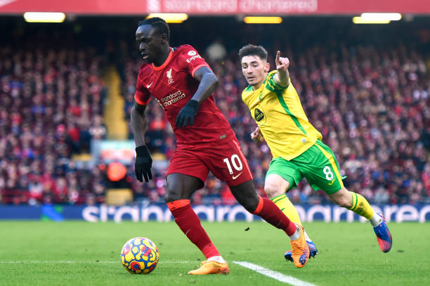 登贝莱通过 登贝莱通过